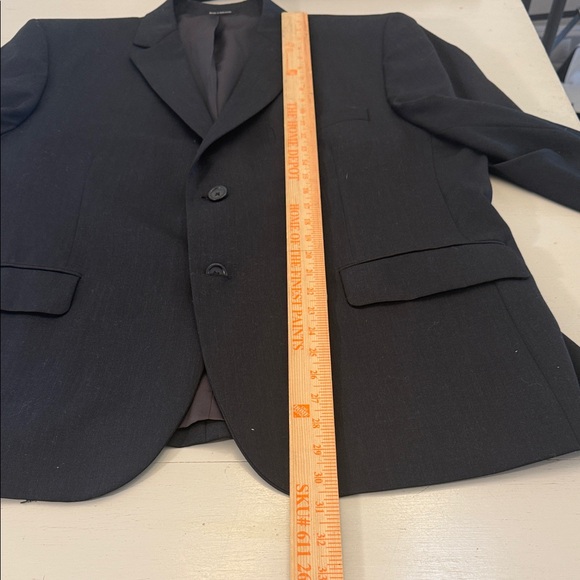 Jos. A. Bank Executive Black Suit Size 34S - Picture 4 of 14